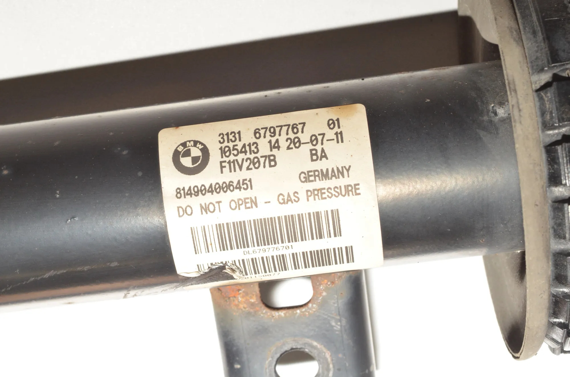 Front Left Shock Absorber – OEM 6797767 · BMW 5 Touring (F11) 525 d 2011 – 5