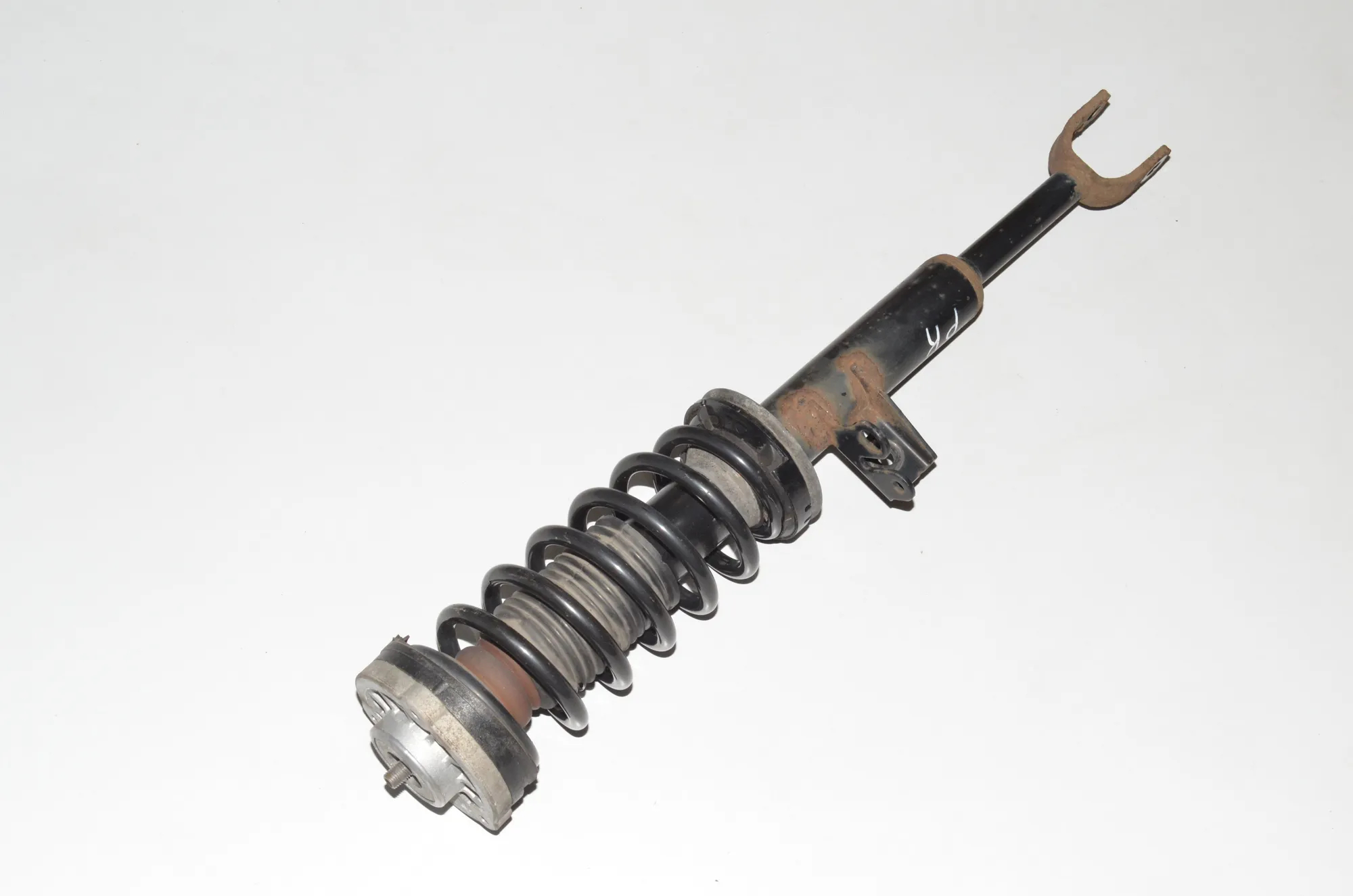 Front Left Shock Absorber – OEM 6797767 · BMW 5 Touring (F11) 525 d 2011 – 2