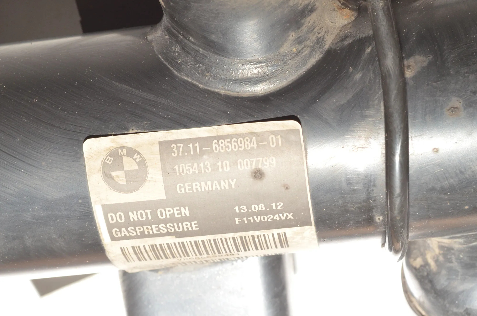 Front Right Shock Absorber – OEM 6856984 · BMW 5 Touring (F11) M 550 d xDrive 2012 – 6