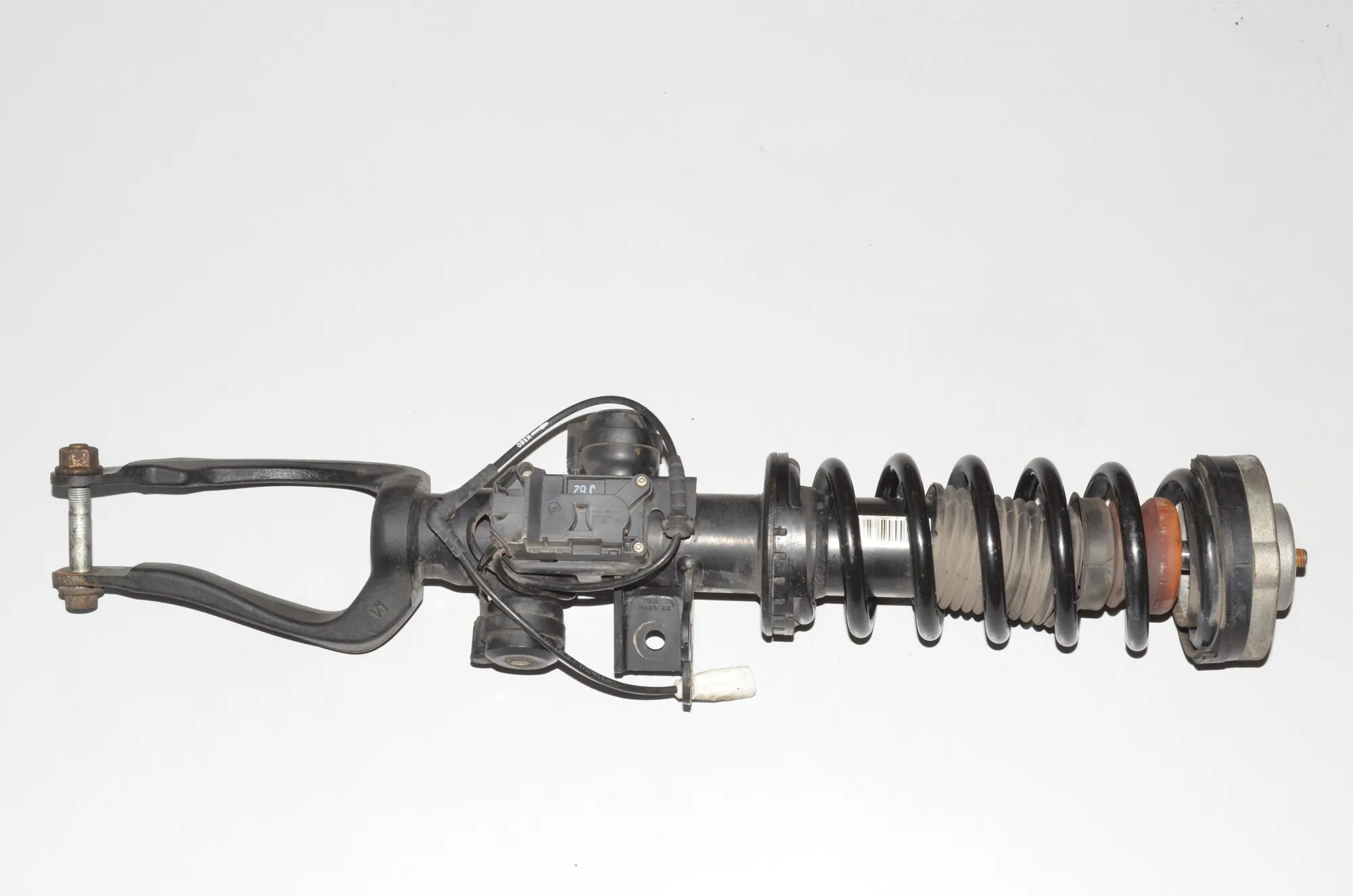 Front Right Shock Absorber – OEM 6856984 · BMW 5 Touring (F11) M 550 d xDrive 2012 – 4