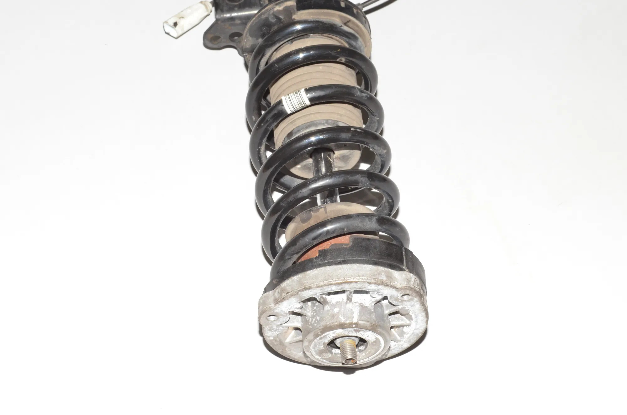 Front Left Shock Absorber – OEM 6856983 · BMW 5 Touring (F11) M 550 d xDrive 2012 – 3
