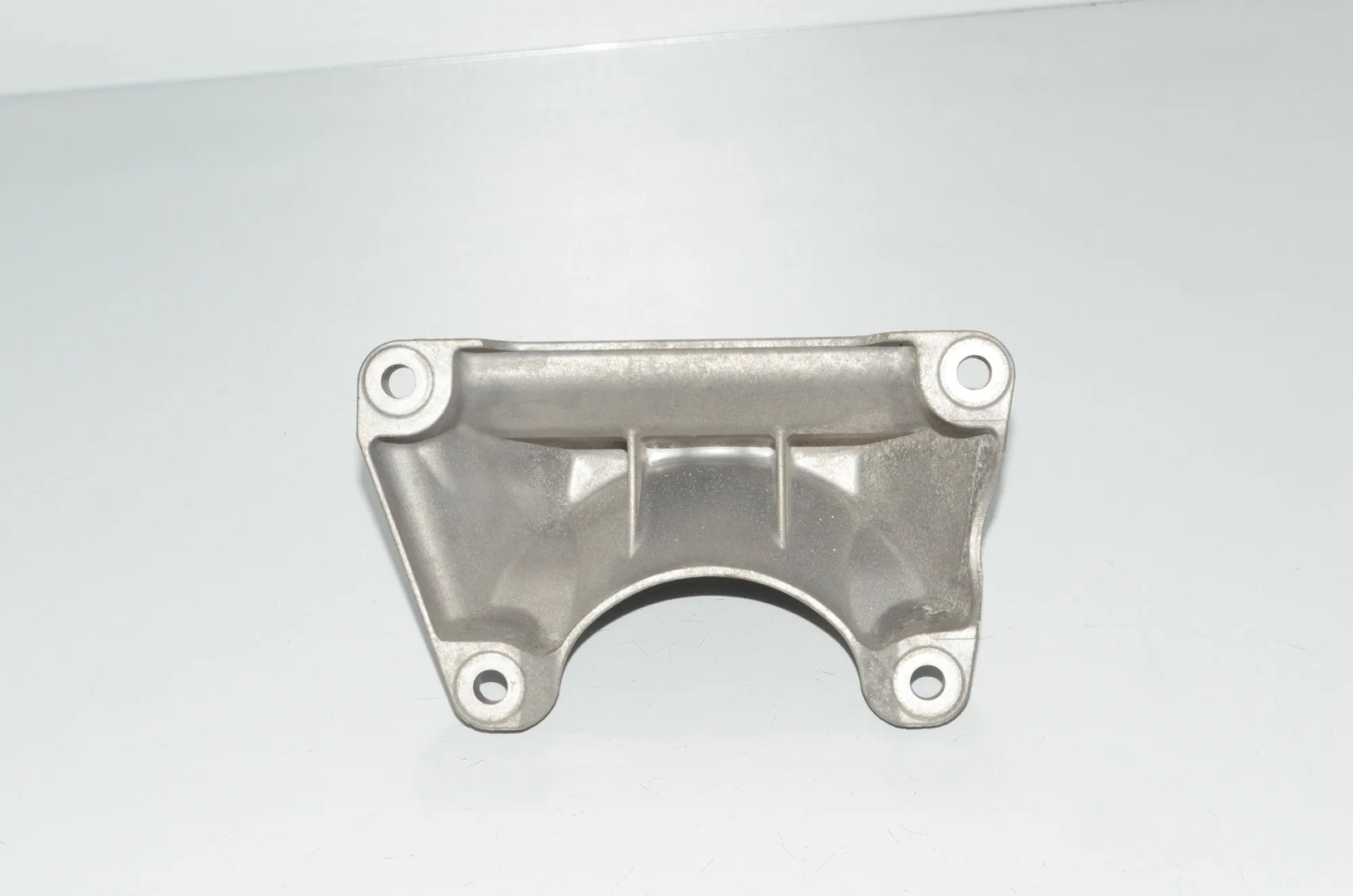 Gearbox Mount Bracket – OEM 6781229 · BMW 5 Touring (F11) 535 d 2012 – 3