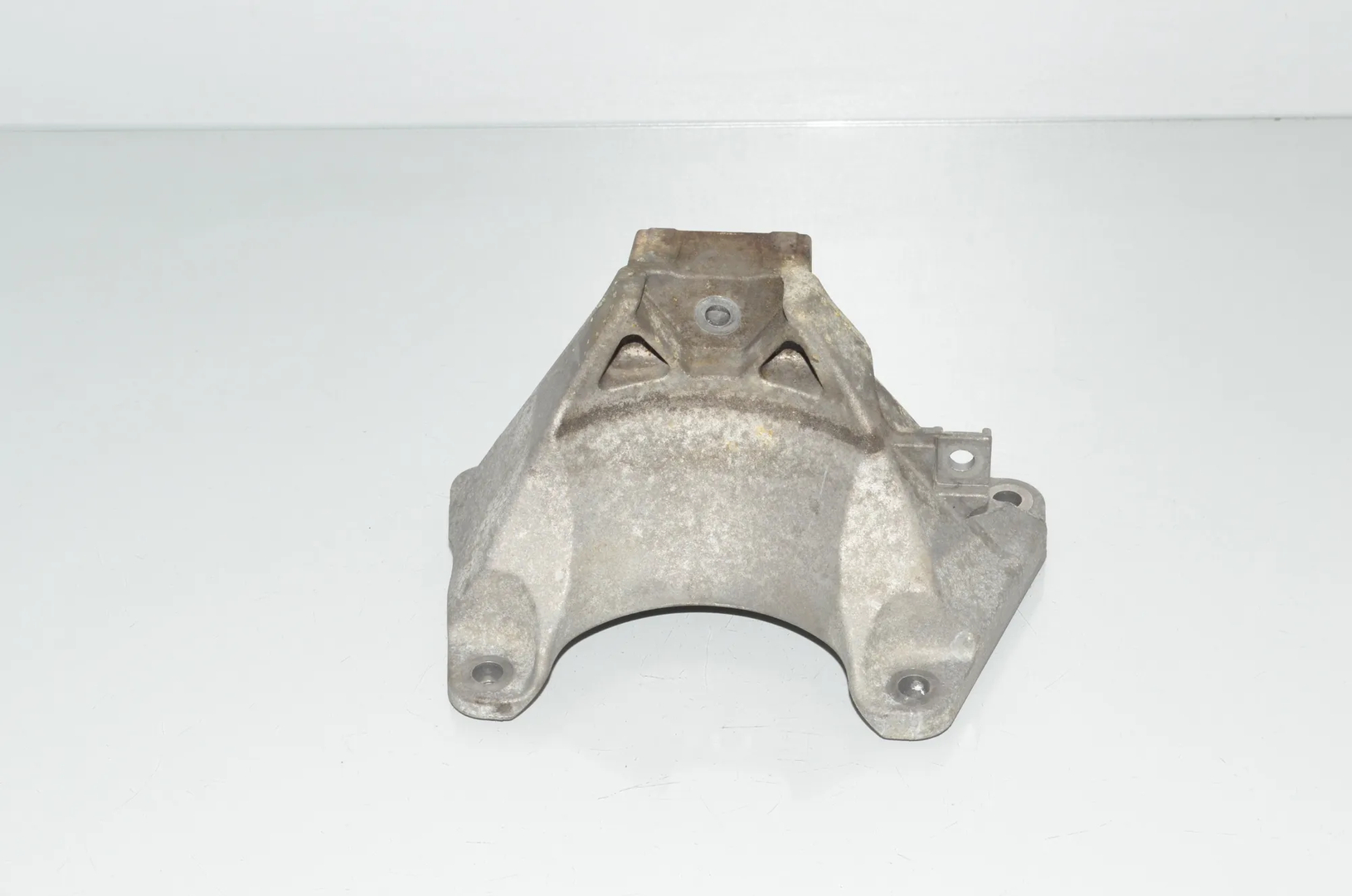 Gearbox Mount Bracket – OEM 6781229 · BMW 5 Touring (F11) 535 d 2012 – 2