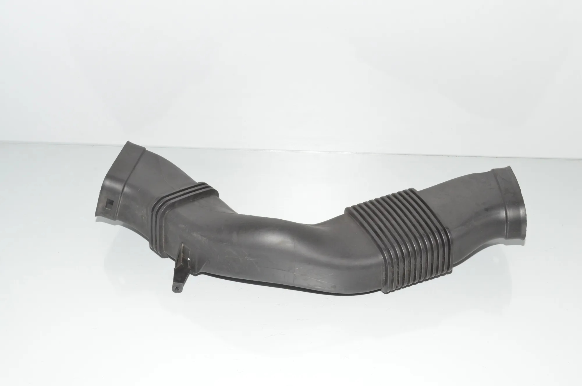 Air Intake Tube – OEM 8513454 · BMW 5 Touring (F11) 535 d 2012 – 3