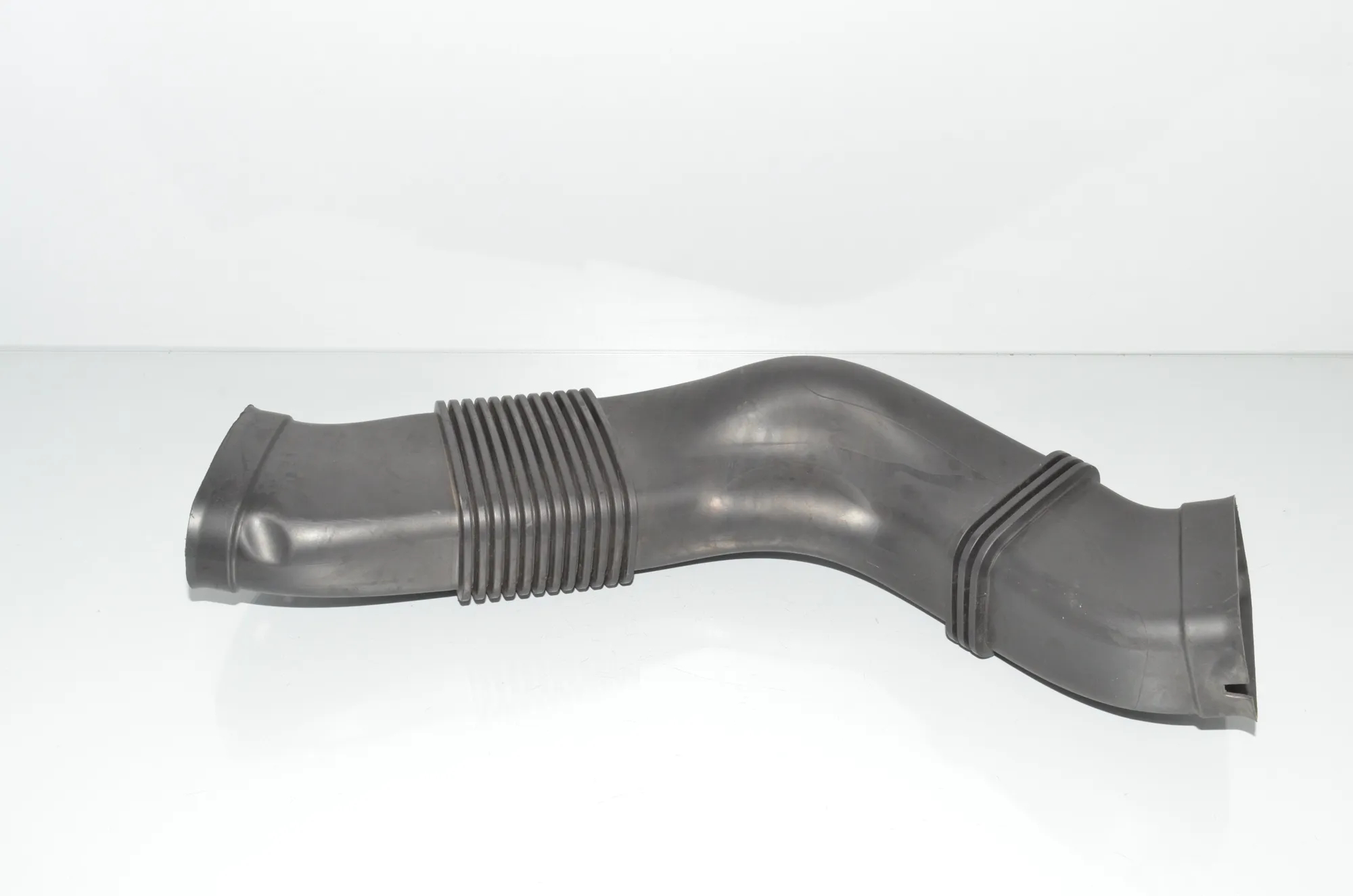 Air Intake Tube – OEM 8513454 · BMW 5 Touring (F11) 535 d 2012 – 4