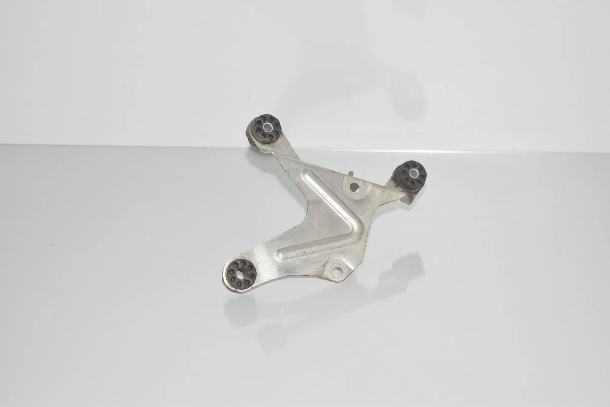 ABS Pump Holder – OEM 6775355 · BMW 5 (F10) 530 d 2010 – 2
