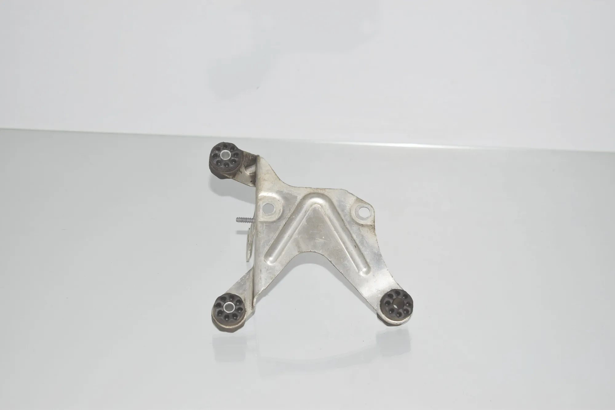 ABS Pump Holder – OEM 6775355 · BMW 5 (F10) 530 d 2010 – 3