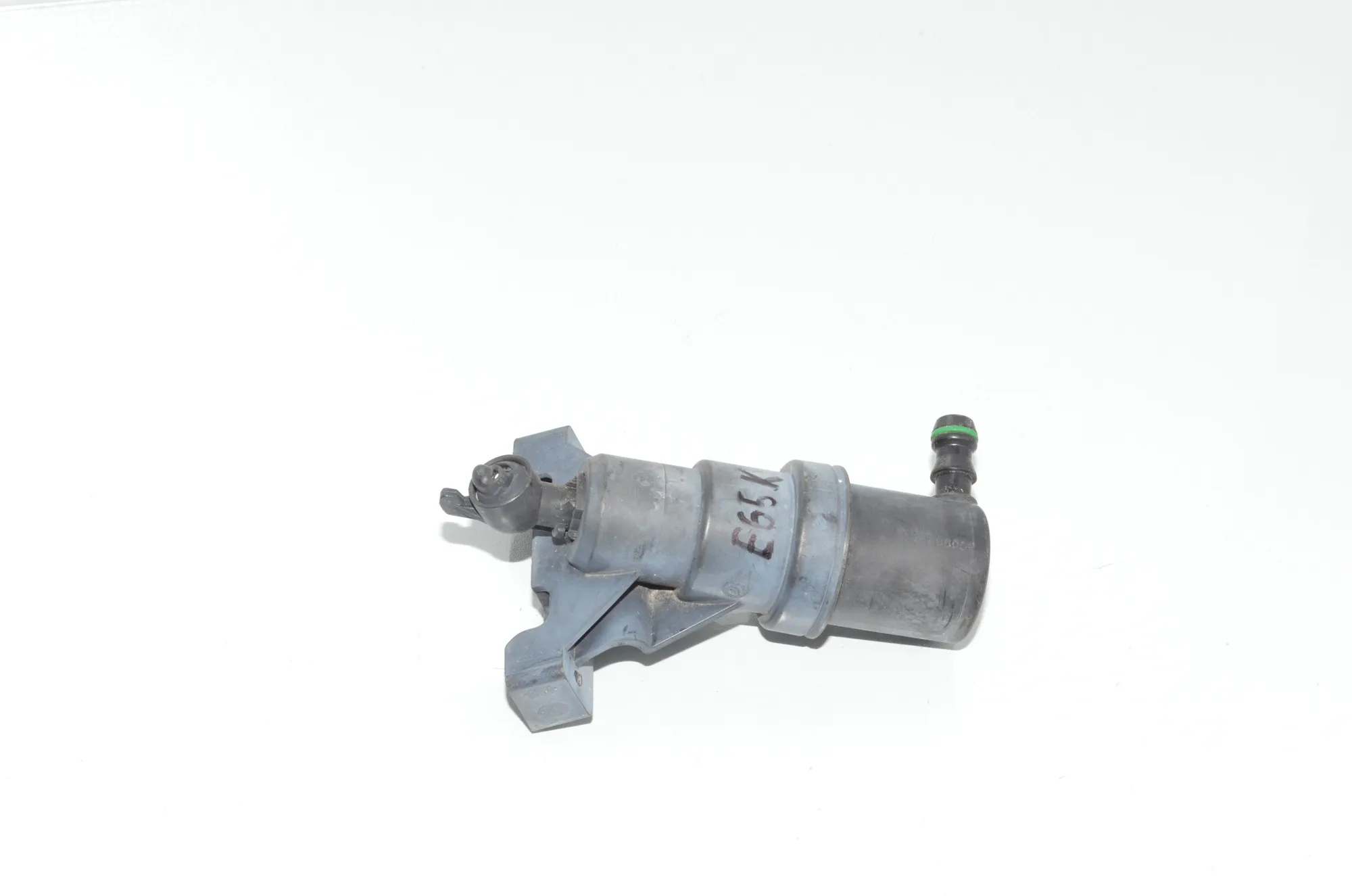 Left Headlight Washer Pump · BMW 7 (E65, E66, E67) BMW 7 (E65, E66, E67) 730 d 2004 – 2