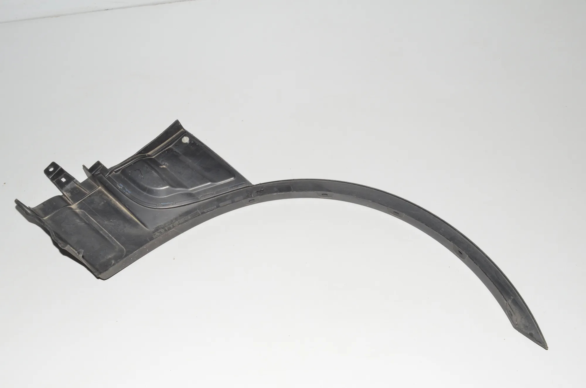 Front Left Fender Arch Trim – OEM 3401807 · BMW X3 (E83) 3.0 i xDrive 2004 – 3