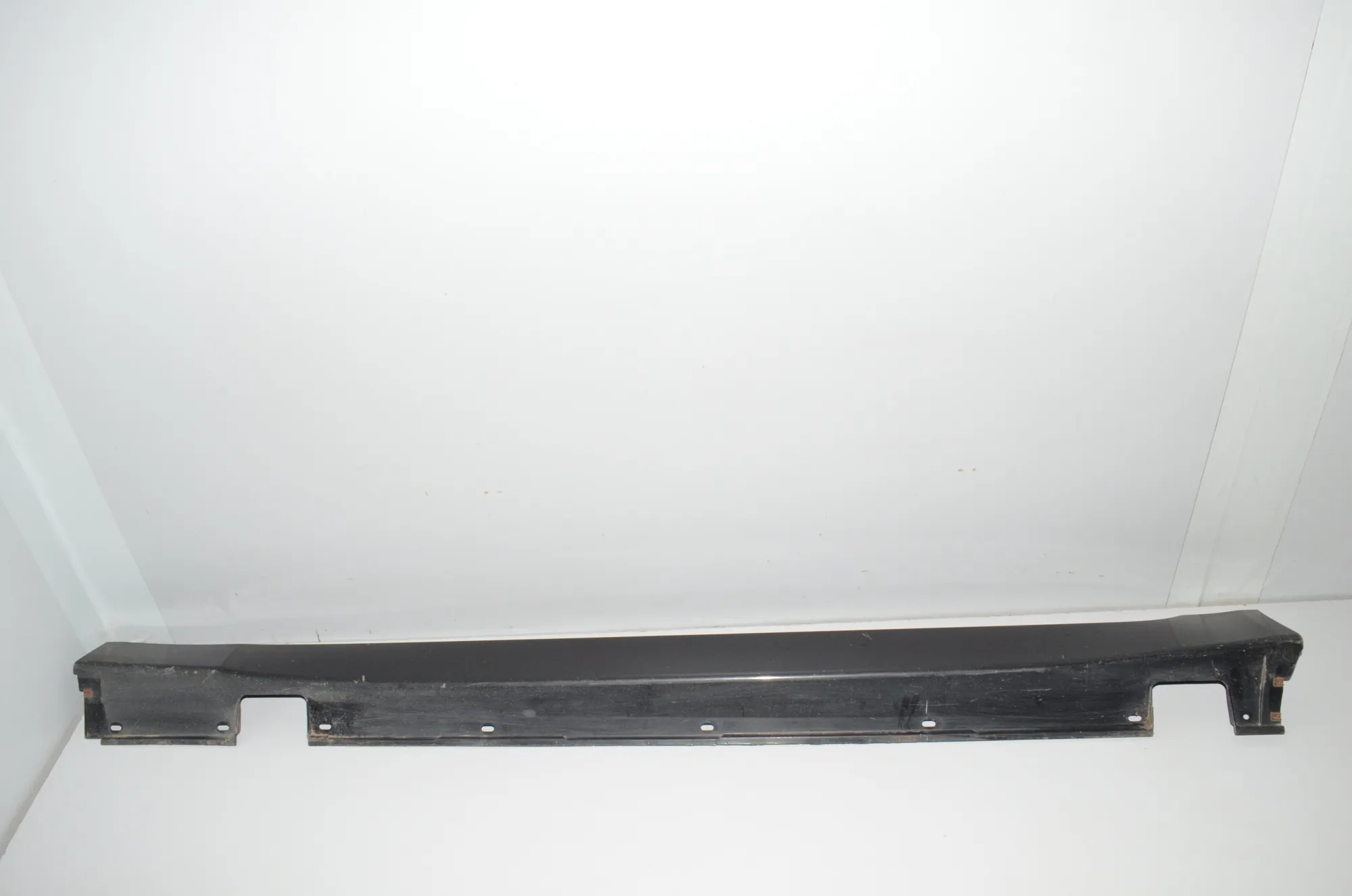 Left Side Plastic Sideskirt Cover – OEM 7033759 · BMW 5 (E60) 545 i 2003