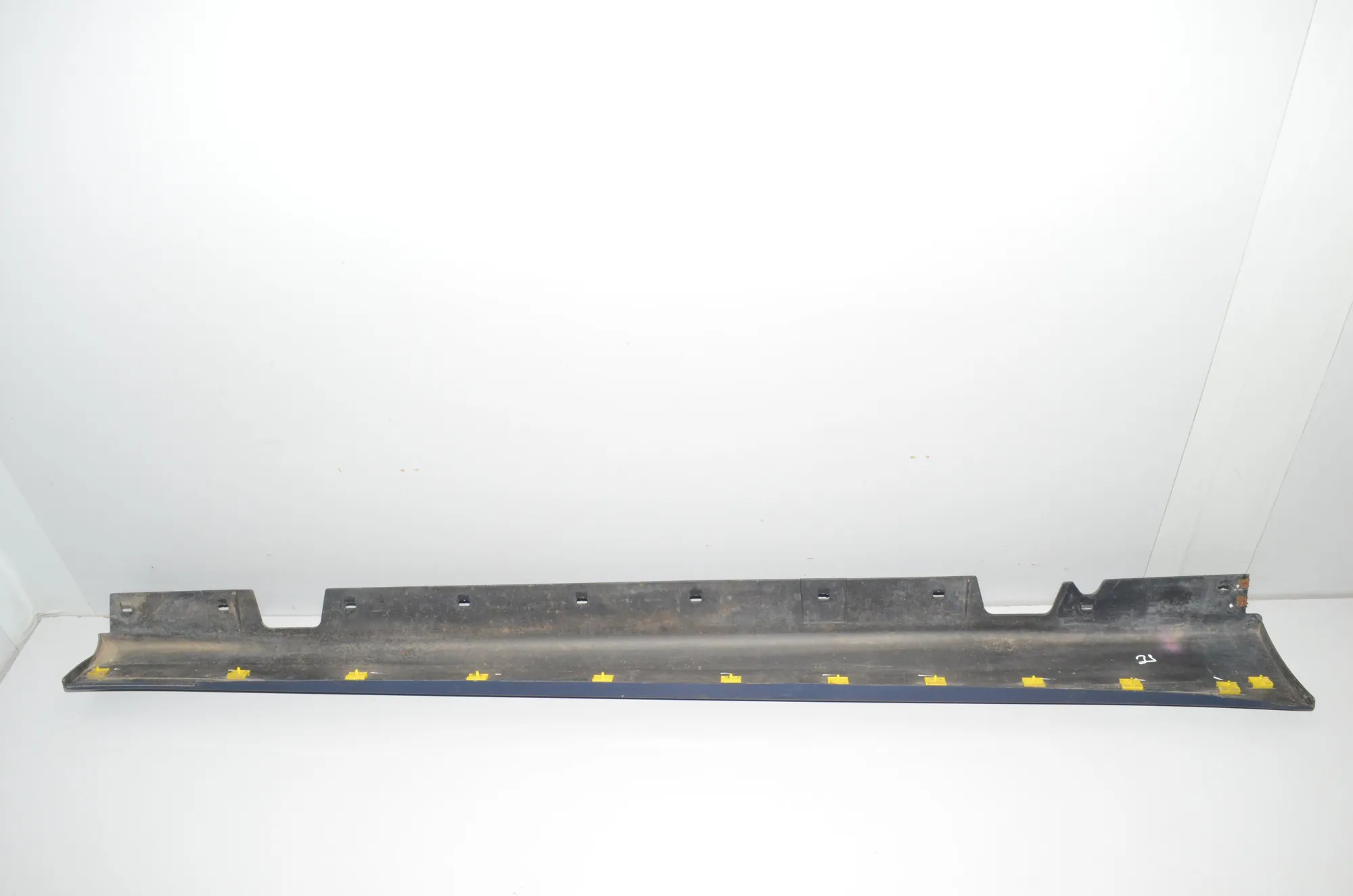 Left Side Plastic Sideskirt Cover – OEM 7062297 · BMW 3 (E90) BMW 3 (E90) 318 d 2008 – 4