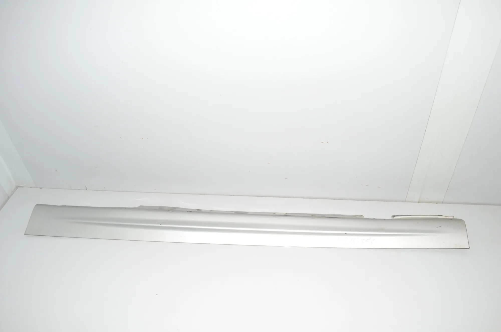Left Side Plastic Sideskirt Cover – OEM 8209755 · BMW 3 (E46) BMW 3 (E46) 318 i 2002
