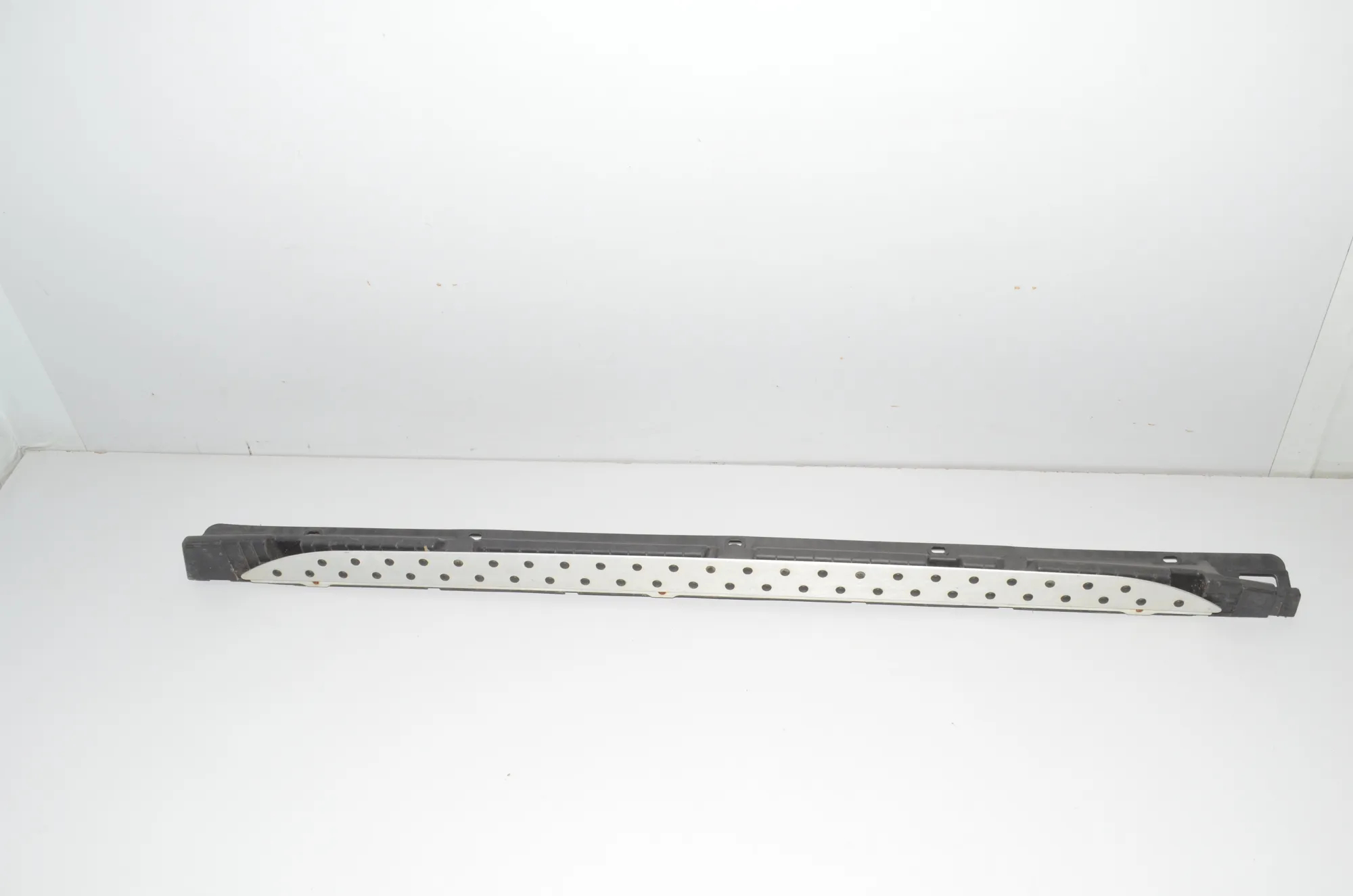Left Side Plastic Sideskirt Cover – OEM 3401009 · BMW X3 (E83) 2.0 d 2005
