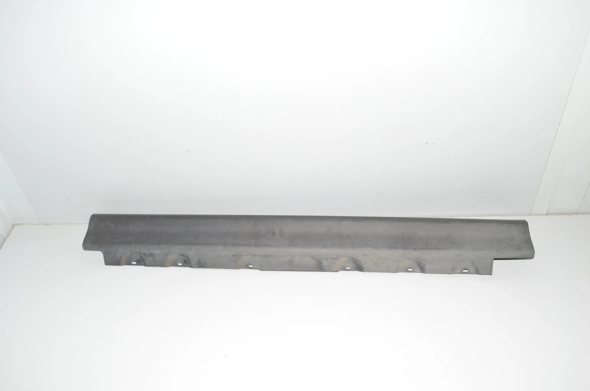 Right Side Plastic Sideskirt Cover – OEM 8408706 · BMW X5 (E53) 4.4 i 2001 – 2