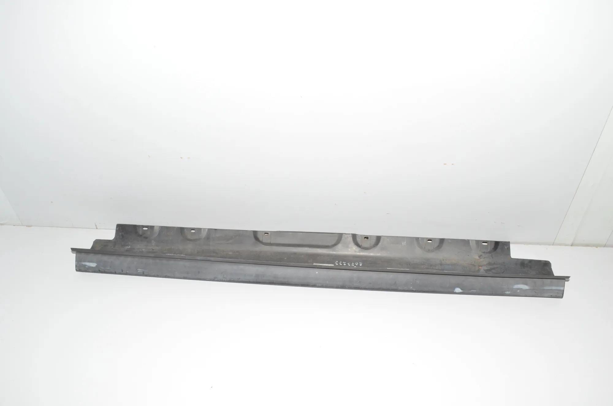 Right Side Plastic Sideskirt Cover – OEM 8408706 · BMW X5 (E53) 4.4 i 2001 – 4
