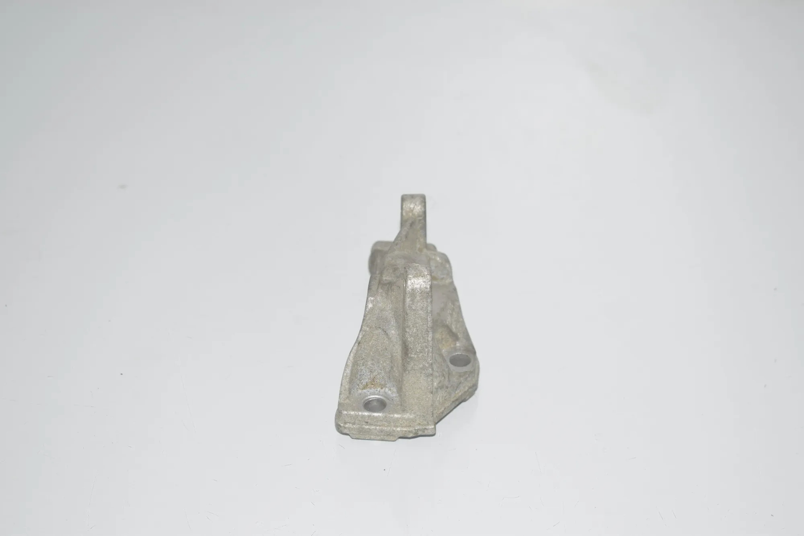 Fuel Pump Bracket – OEM 7805421 · BMW 3 3 Coupe (E92) (2005 - 2013) 330 d (2009 - 2013, 3.0 L, 180 kW) 2013 – 4