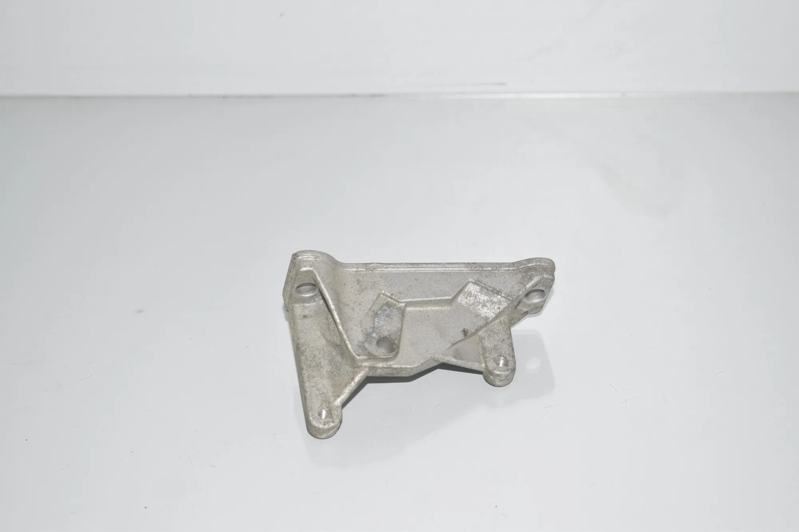 Fuel Pump Bracket – OEM 7805421 · BMW 3 3 Coupe (E92) (2005 - 2013) 330 d (2009 - 2013, 3.0 L, 180 kW) 2013 – 2
