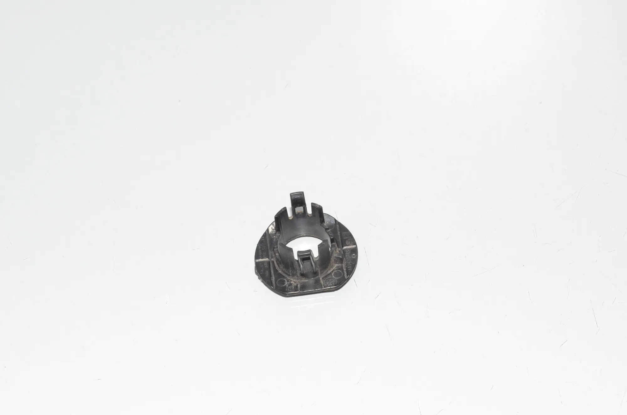 Parking Sensor Holder – OEM 7260460 · BMW 3 Touring (F31) 330 d xDrive 2013 – 2
