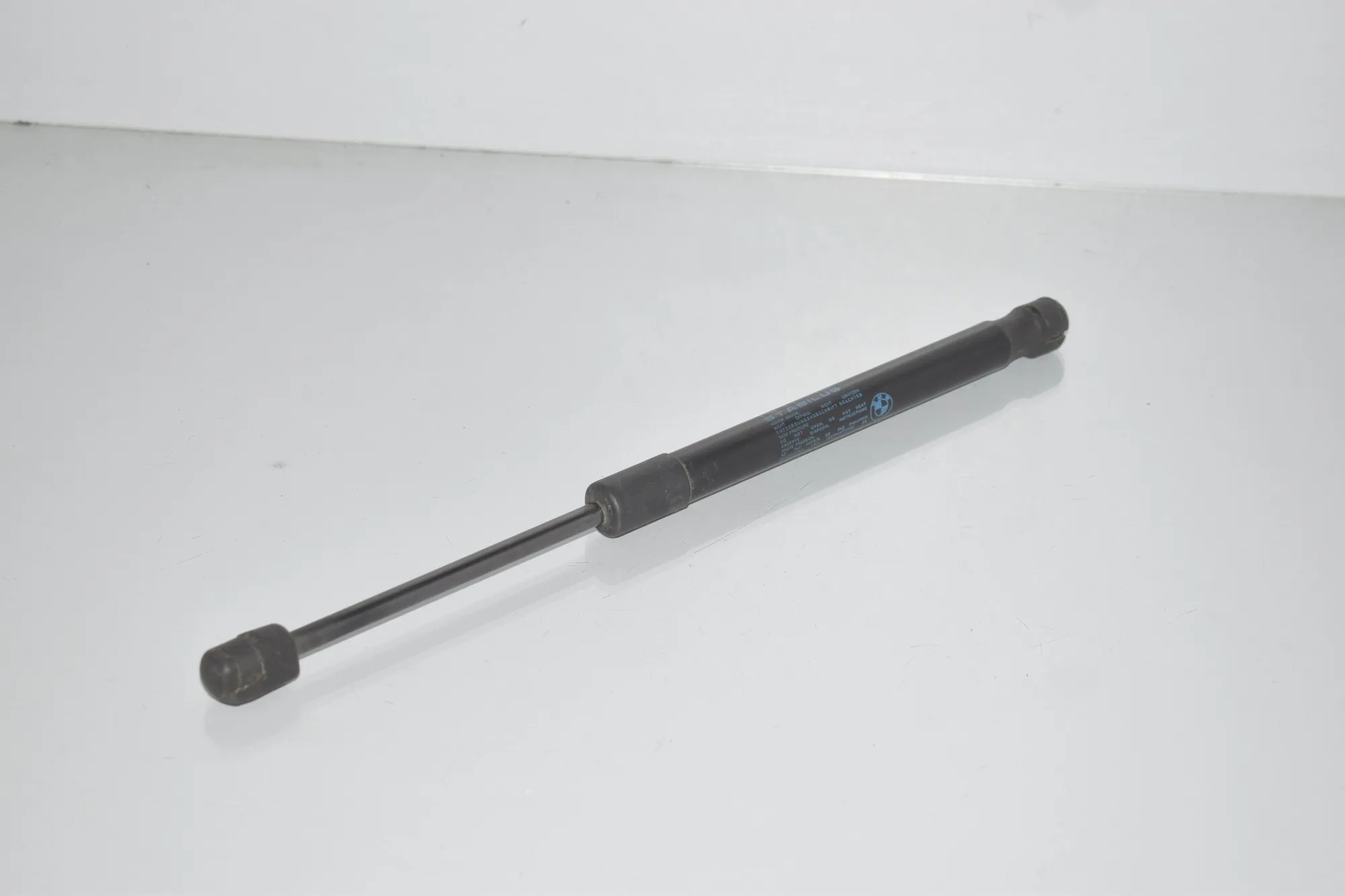 Front Right Bonnet Strut – OEM 7299161 · BMW i3 (I01) Hybrid 2016 – 2