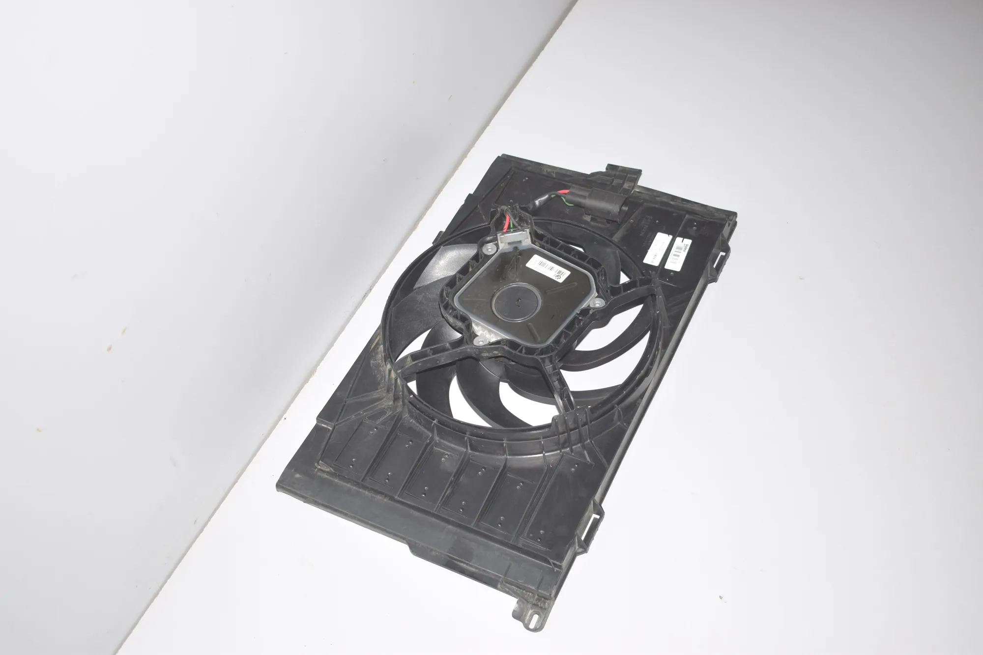 A/C Air Condition Fan – OEM 8641948 · BMW i3 (I01) Hybrid 2016 – 4