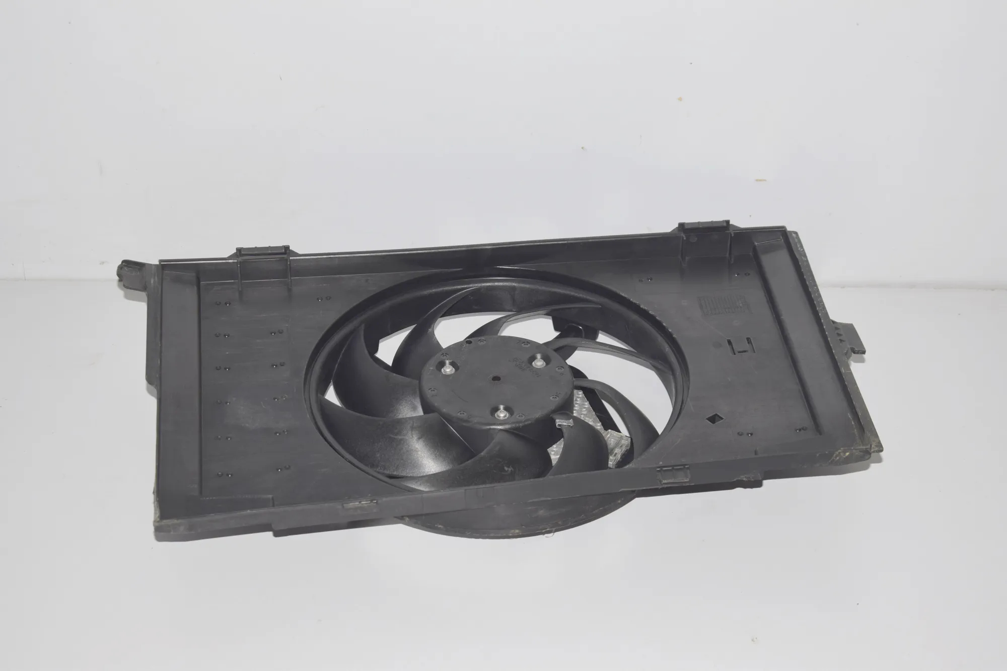 A/C Air Condition Fan – OEM 8641948 · BMW i3 (I01) Hybrid 2016
