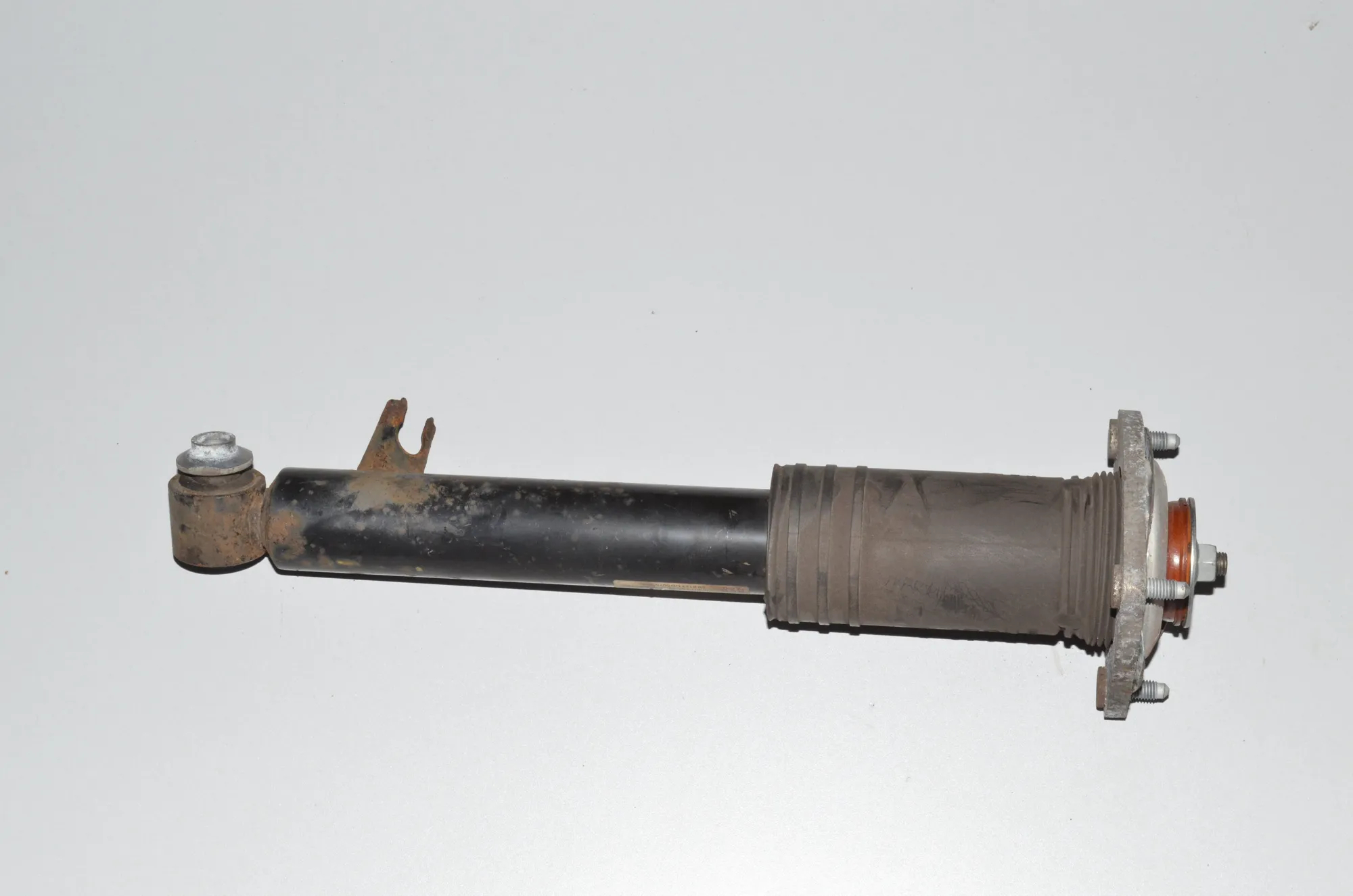 Rear Left Shock Absorber – OEM 6788511 · BMW X6 (E71, E72) xDrive 50 i 2009 – 3