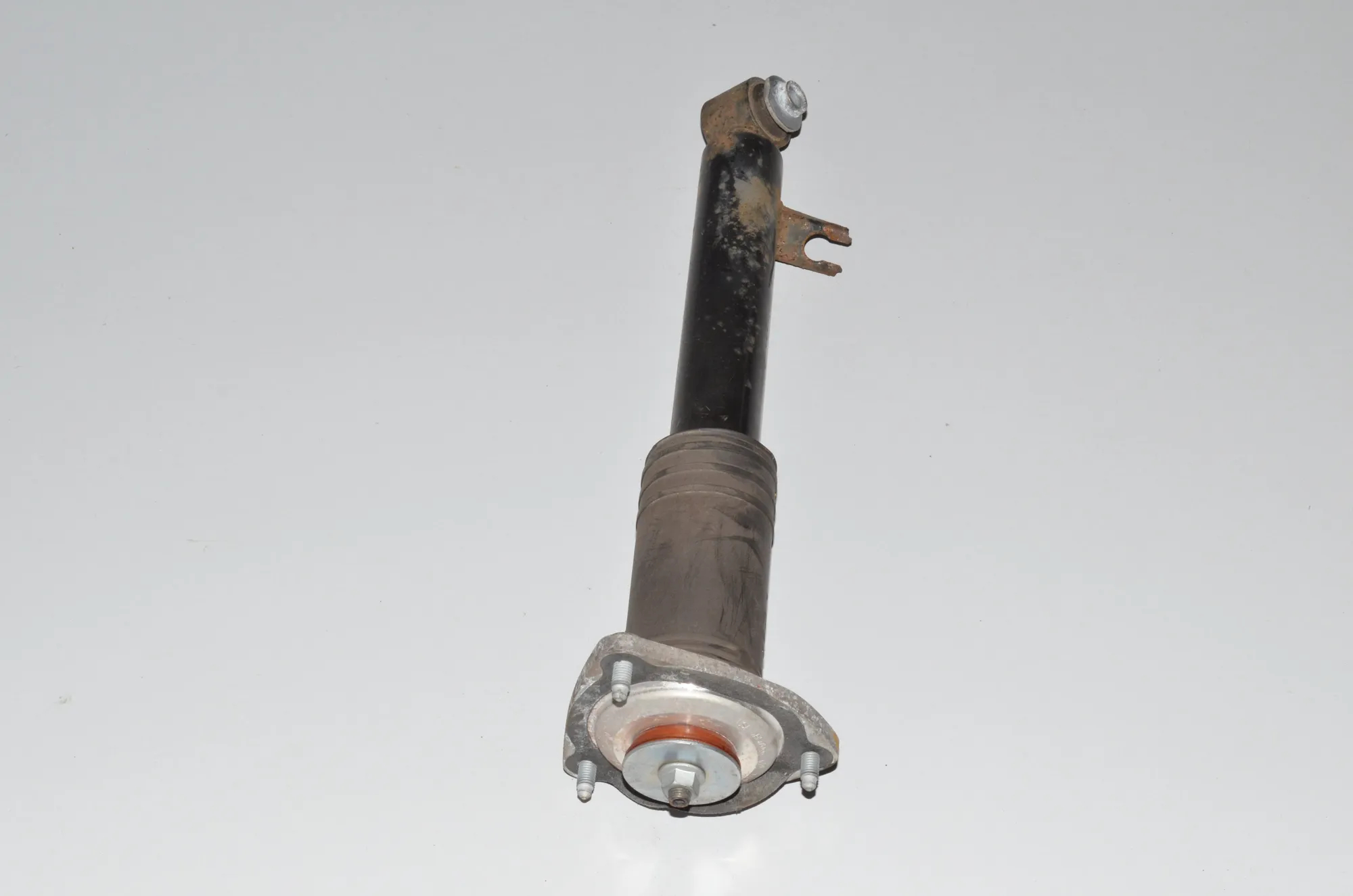 Rear Left Shock Absorber – OEM 6788511 · BMW X6 (E71, E72) xDrive 50 i 2009 – 2