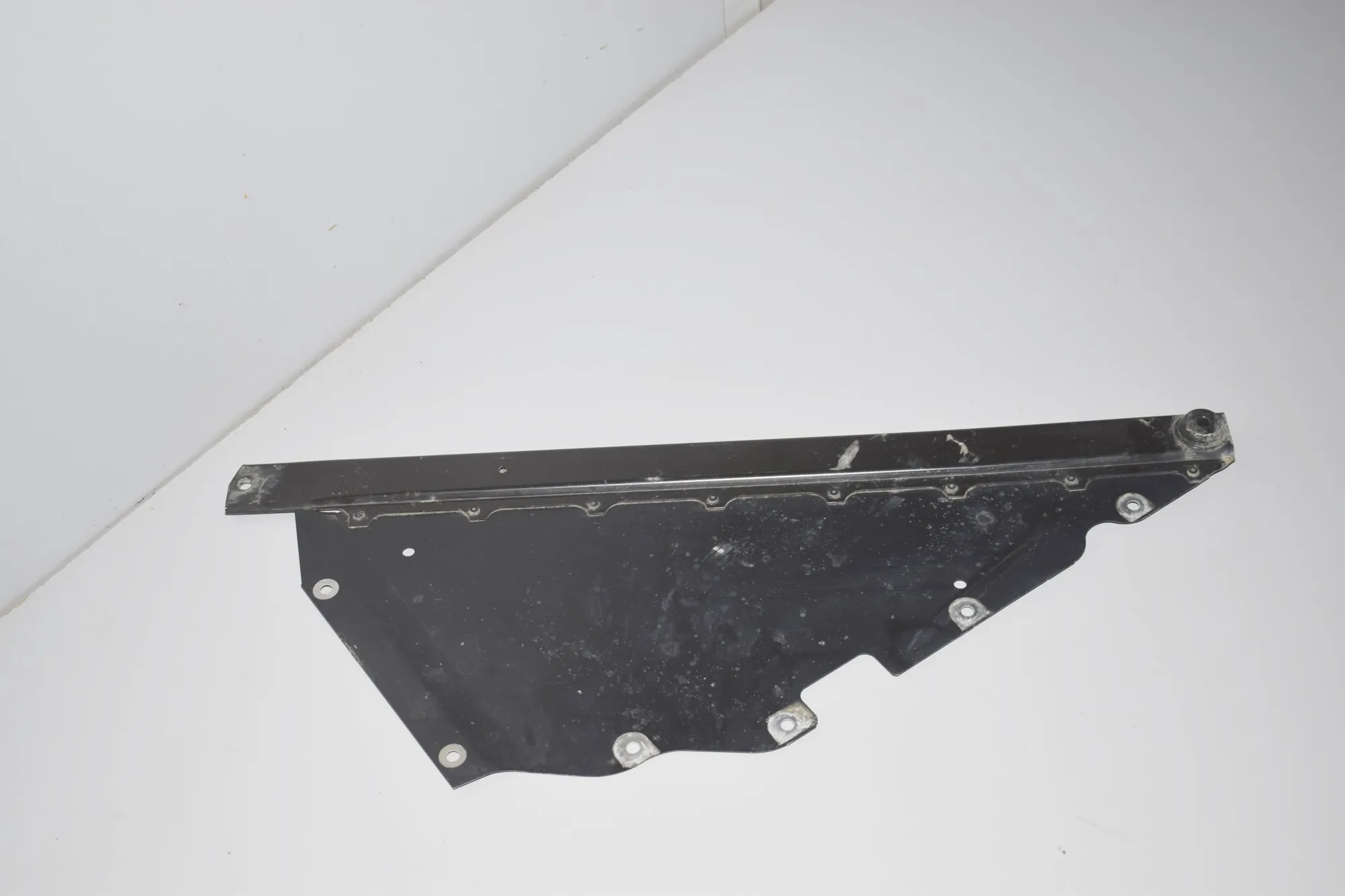 Other Underbody Cover – OEM 6859774 · BMW i3 (I01) Hybrid 2016 – 4