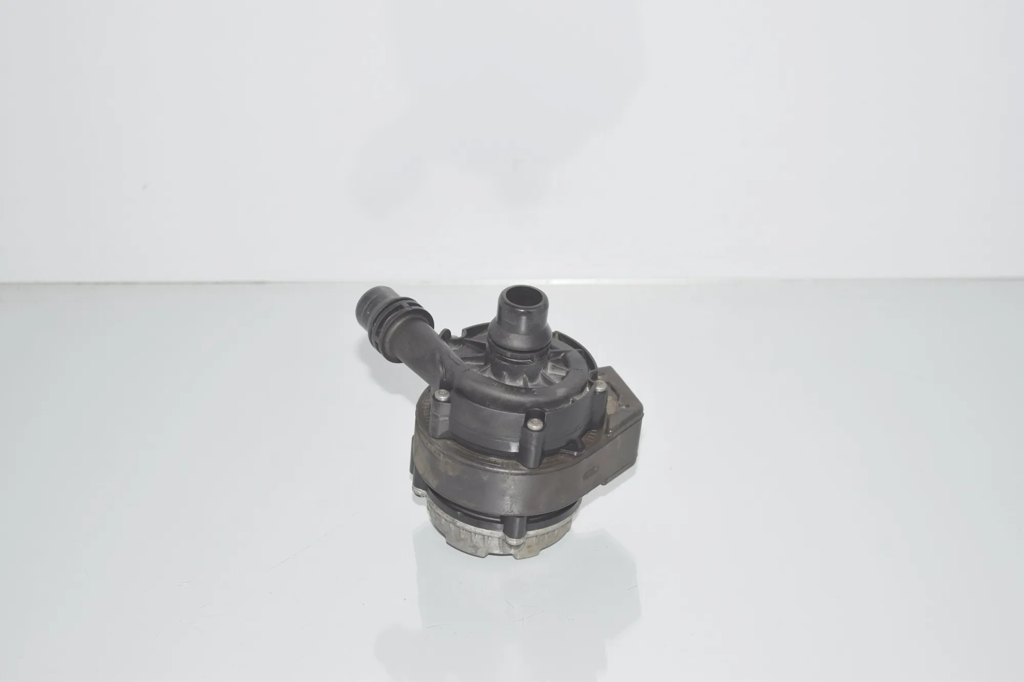 Auxiliary Water Pump – OEM 8600286 · BMW i3 (I01) Hybrid 2016