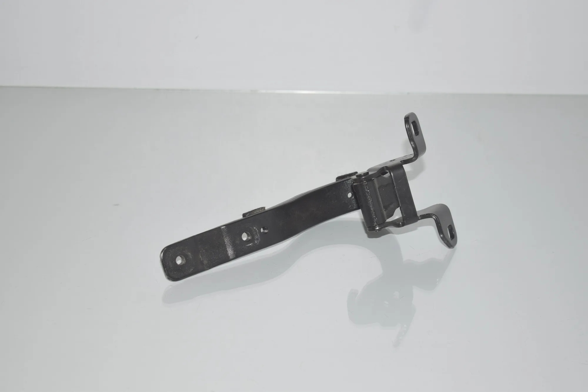 Right Side Bootlid Hinge – OEM 7296774 · BMW i3 (I01) Hybrid 2016 – 4