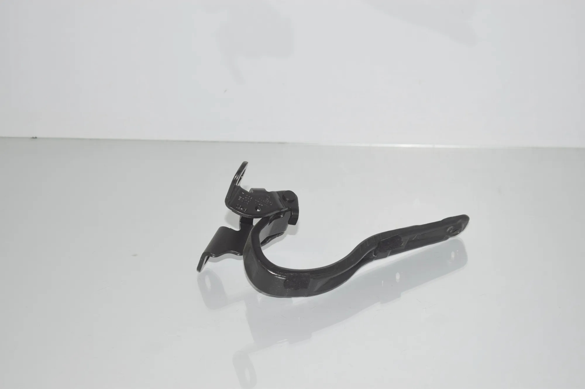 Right Side Bootlid Hinge – OEM 7296774 · BMW i3 (I01) Hybrid 2016 – 5