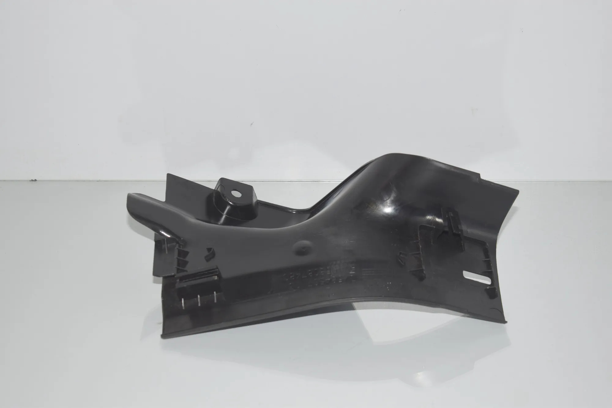 Rear Left Interior Step Trim – OEM 7272381 · BMW i3 (I01) Hybrid 2016 – 2
