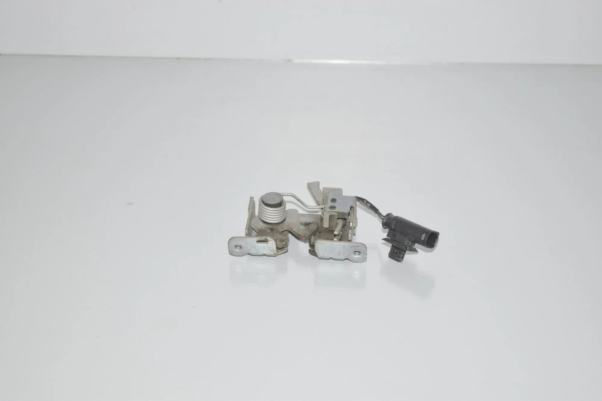 Bonnet Lock – OEM 7299162 · BMW i3 (I01) Hybrid 2016