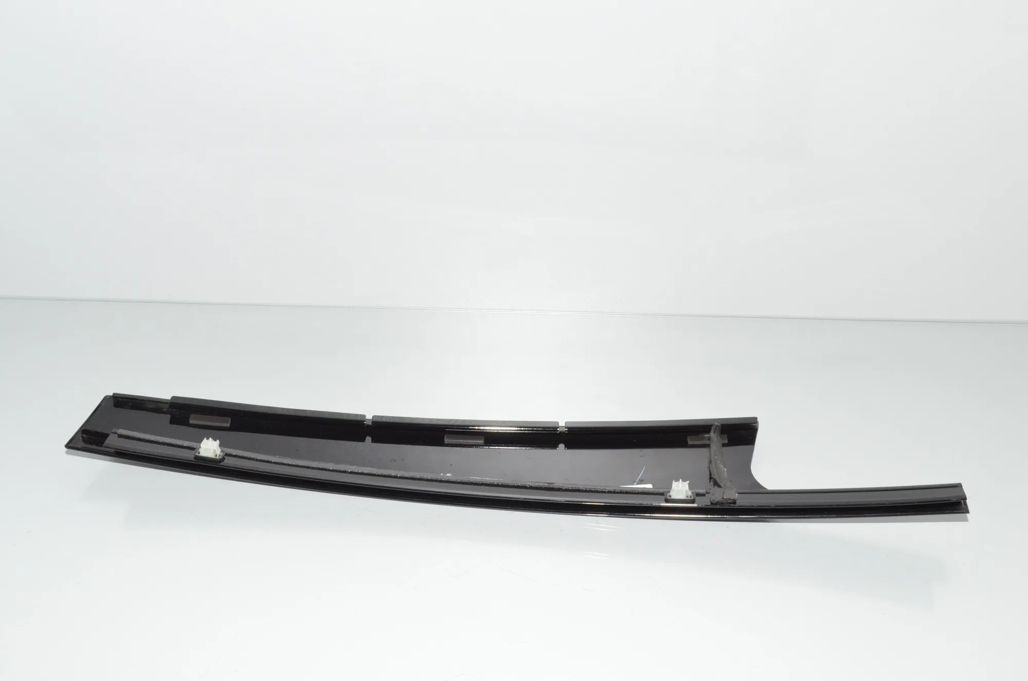 Rear Left Pillar Trim – OEM 7429389 · BMW X7 (G07) (2019 - -) xDrive 30 d 2019 – 3