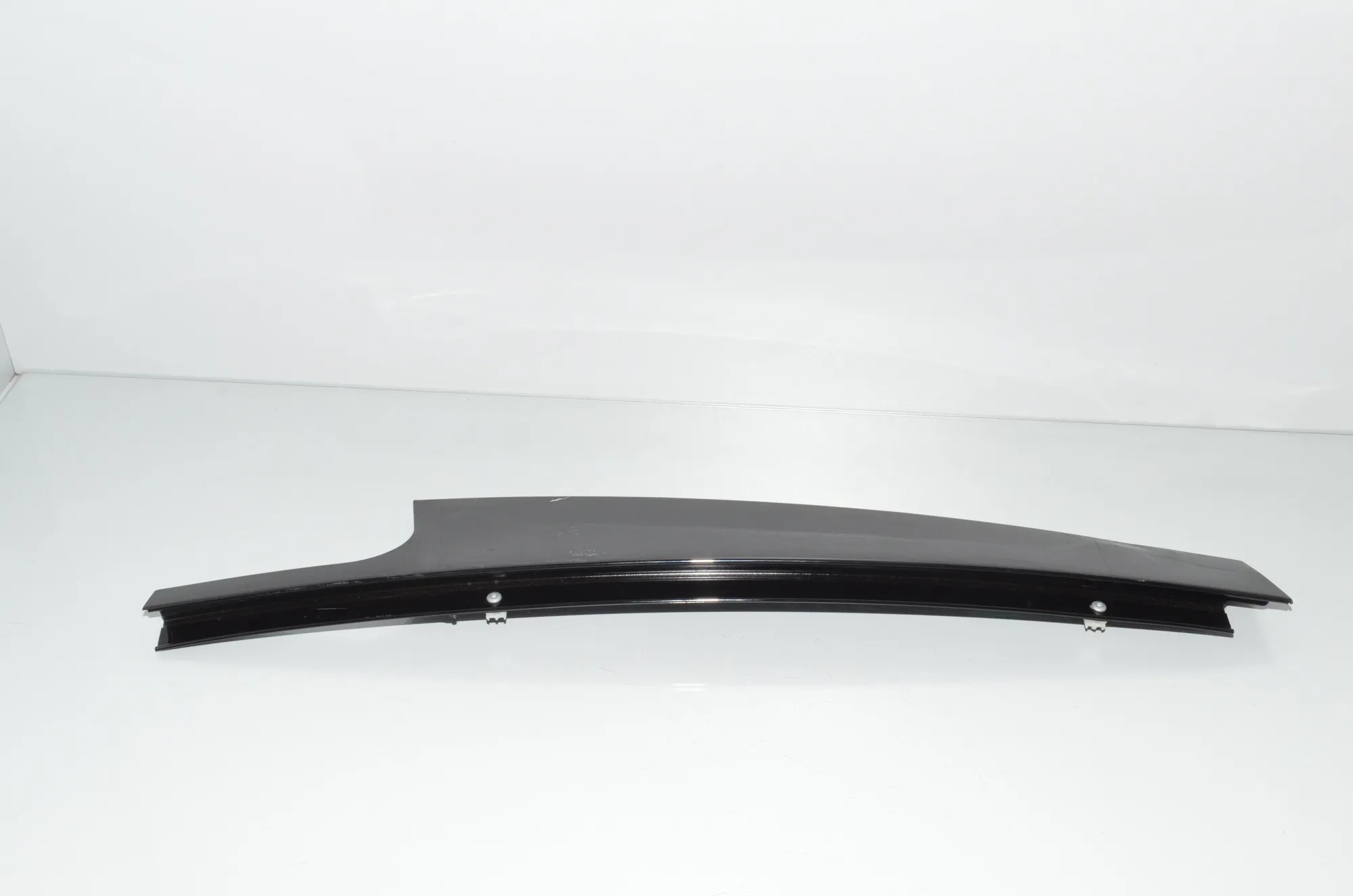 Rear Left Pillar Trim – OEM 7429389 · BMW X7 (G07) (2019 - -) xDrive 30 d 2019 – 2