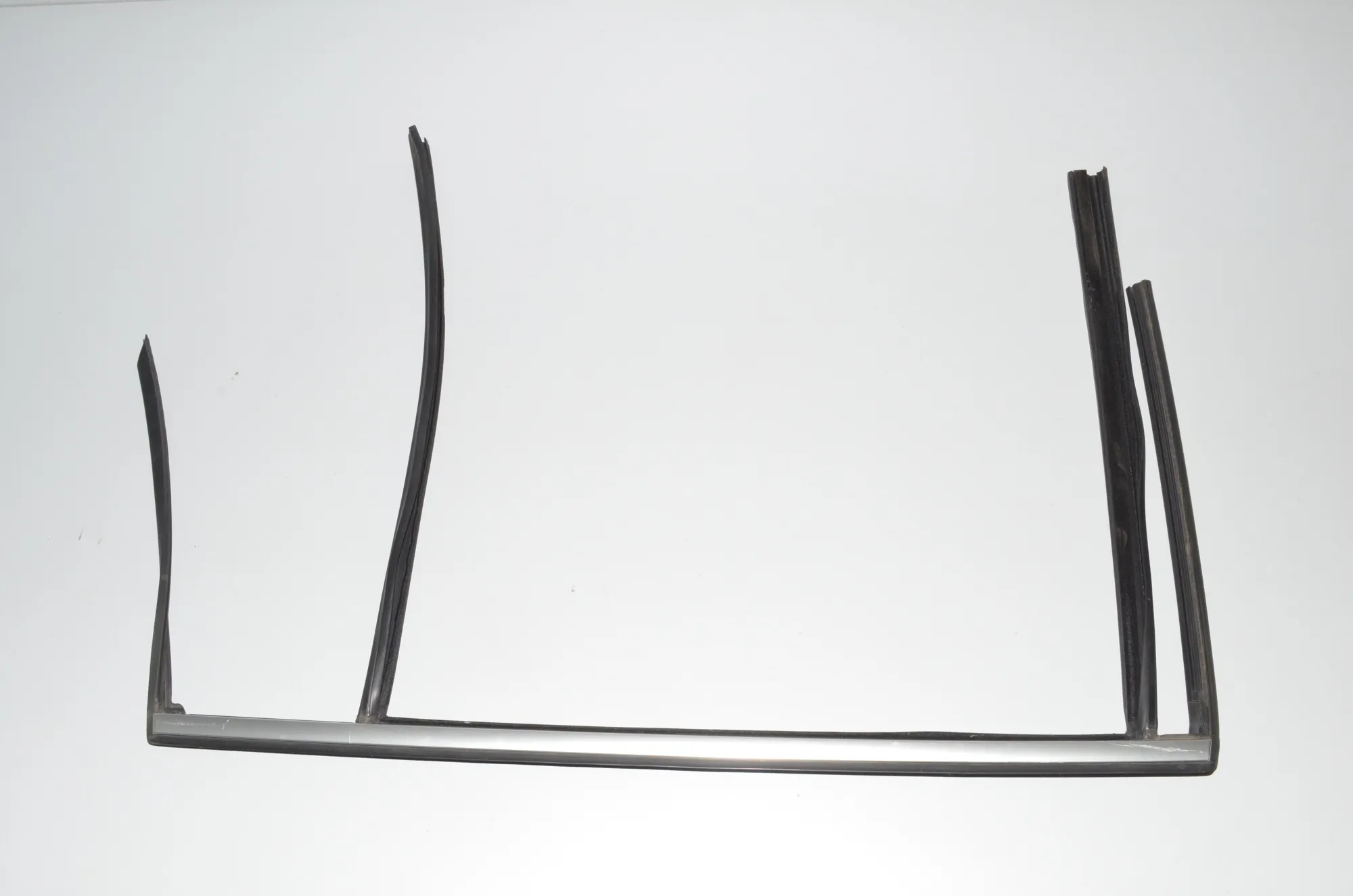 Rear Left Door Seal Rubber – OEM 7431135 · BMW X7 (G07) (2019 - -) xDrive 30 d 2019 – 4