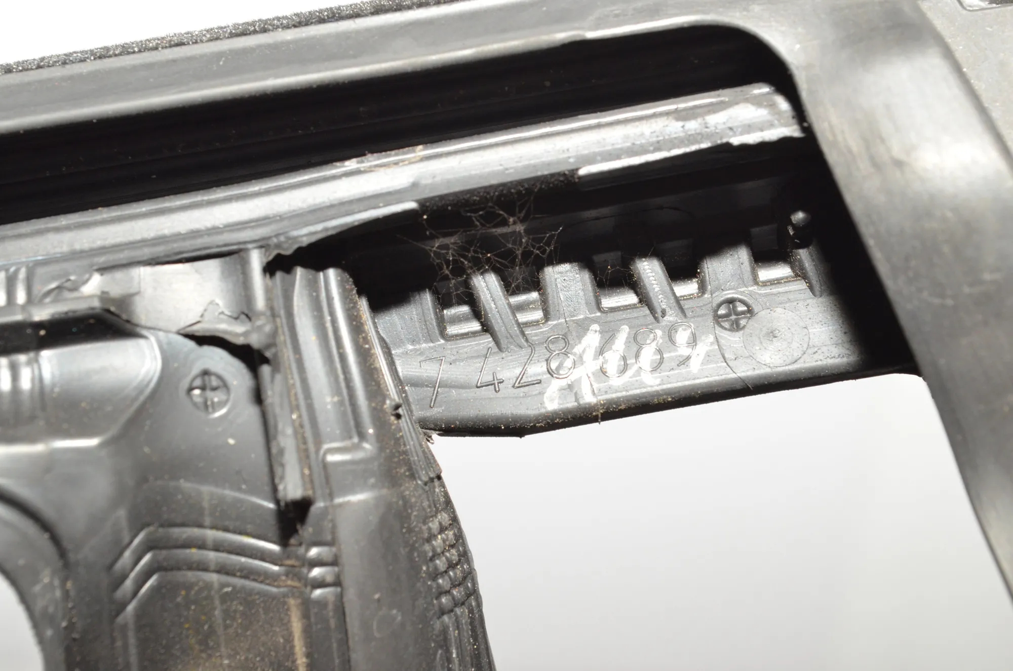 Rear Left Door Seal Rubber – OEM 7431135 · BMW X7 (G07) (2019 - -) xDrive 30 d 2019 – 8