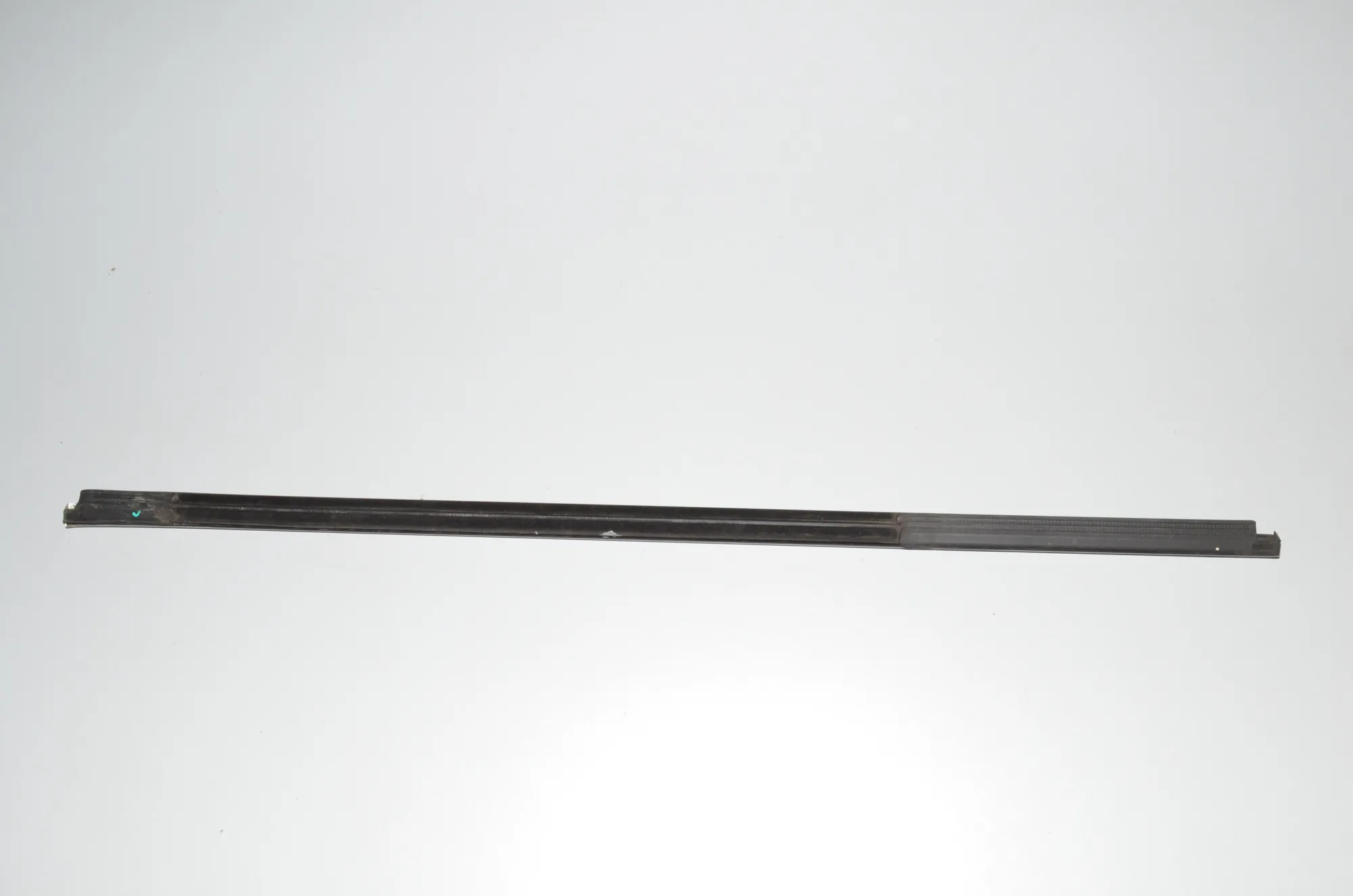 Rear Left Door Window Strip – OEM 7444103 · BMW X7 (G07) (2019 - -) xDrive 30 d 2019 – 4