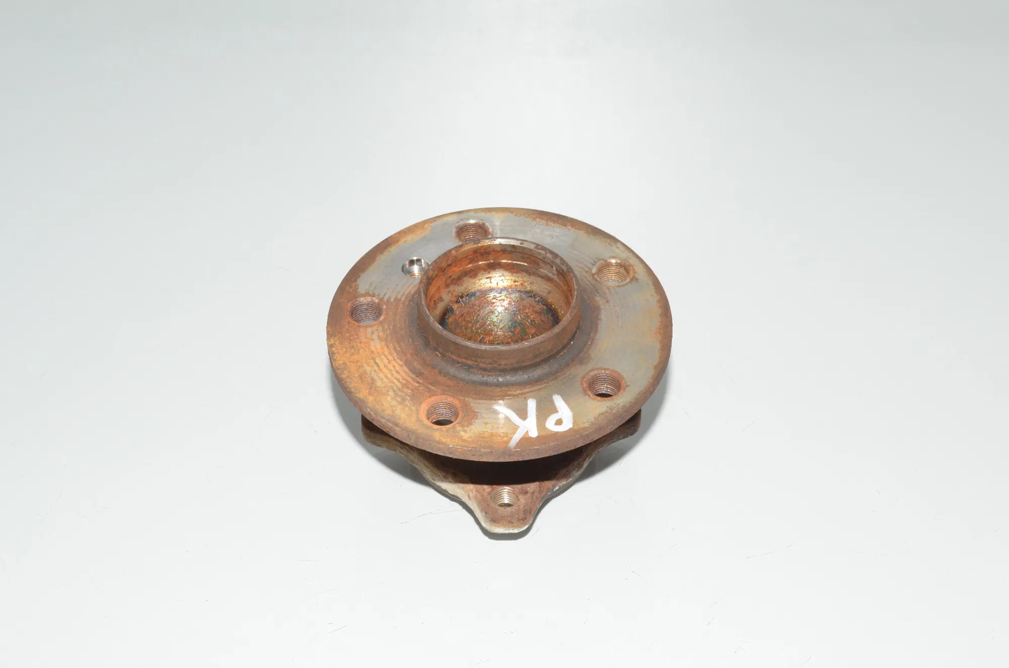 Front Left Wheel Bearing – OEM 6867927 · BMW i3 (I01) Hybrid 2016 – 2