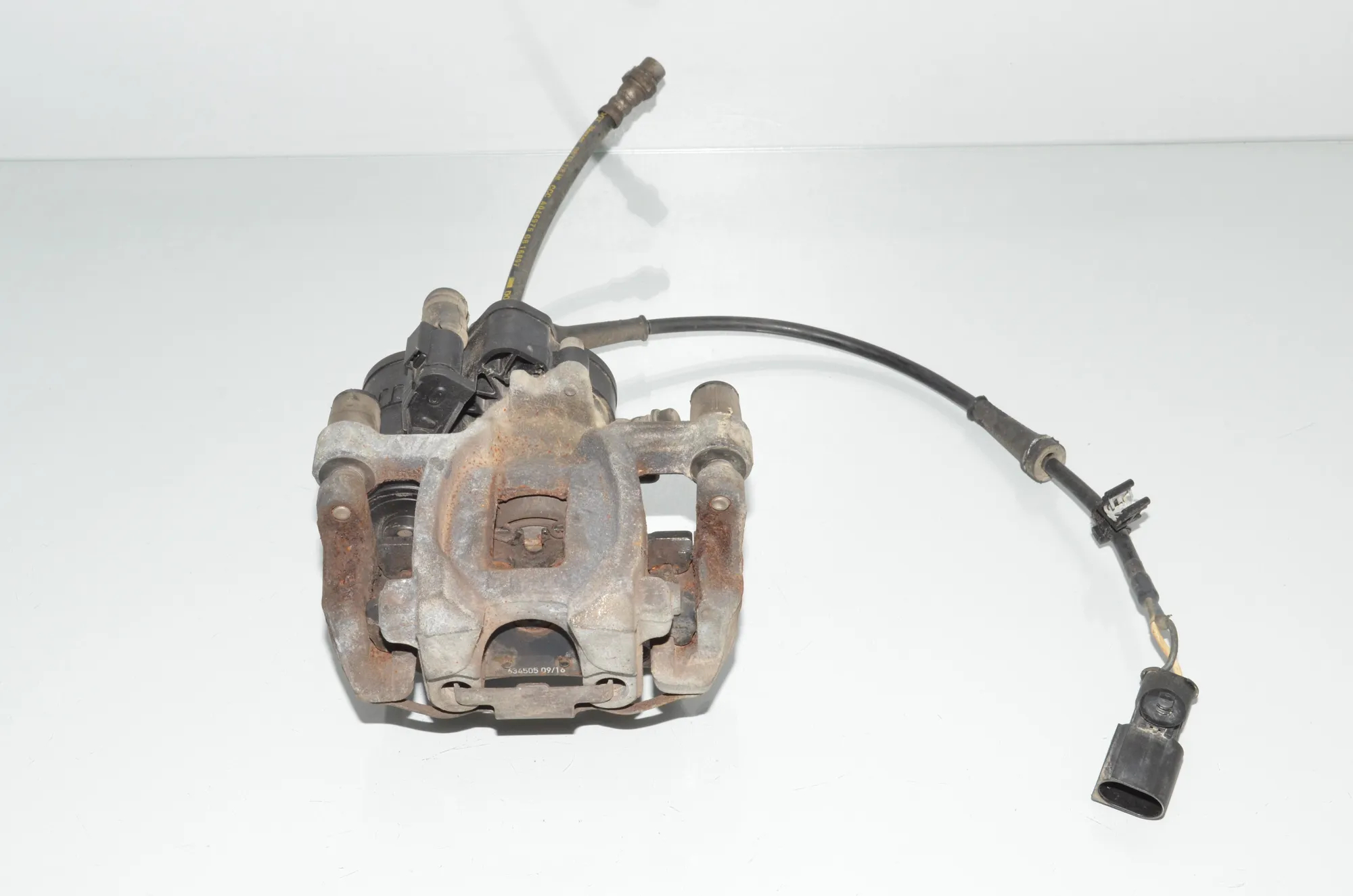Rear Left Brake Caliper – OEM 6853857 · BMW i3 (I01) Hybrid 2016 – 2