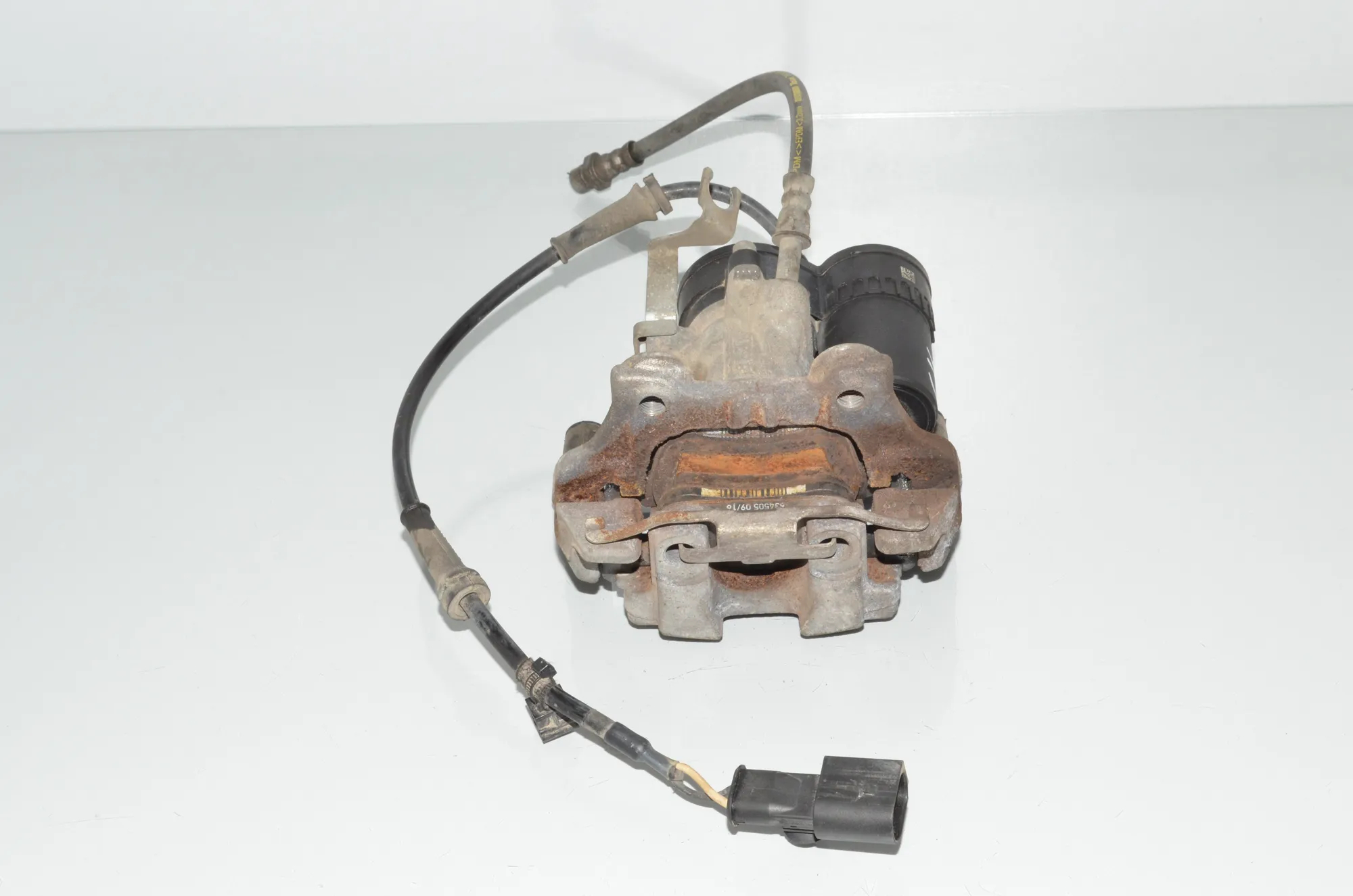 Rear Left Brake Caliper – OEM 6853857 · BMW i3 (I01) Hybrid 2016 – 4