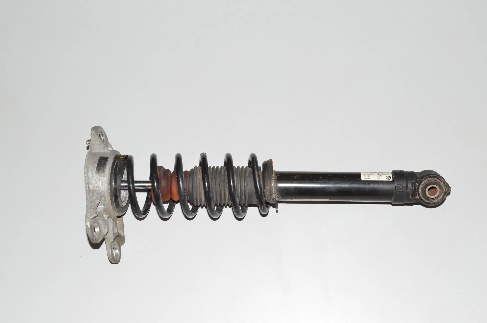 Rear Left Shock Absorber – OEM 6852227 · BMW i3 (I01) Hybrid 2016 – 5