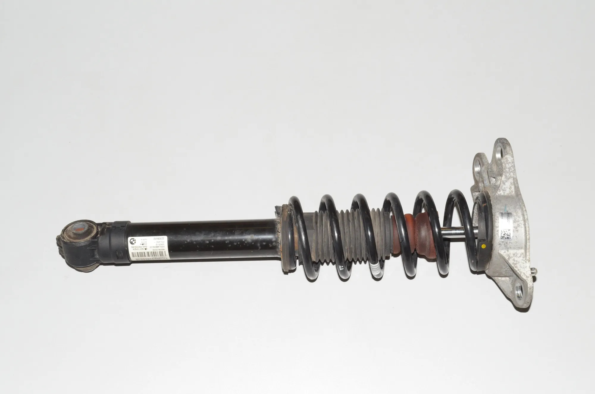 Rear Left Shock Absorber – OEM 6852227 · BMW i3 (I01) Hybrid 2016 – 4