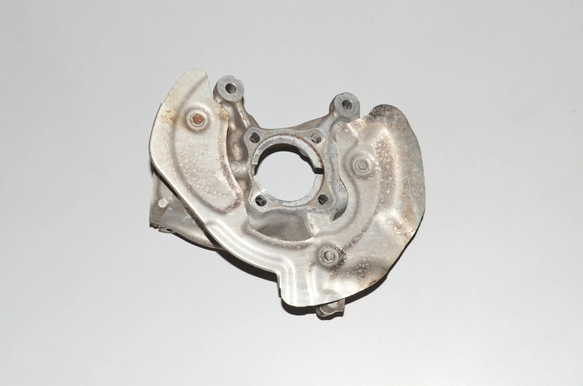 Front Left Wheel Hub – OEM 6852159 · BMW i3 (I01) Hybrid 2016