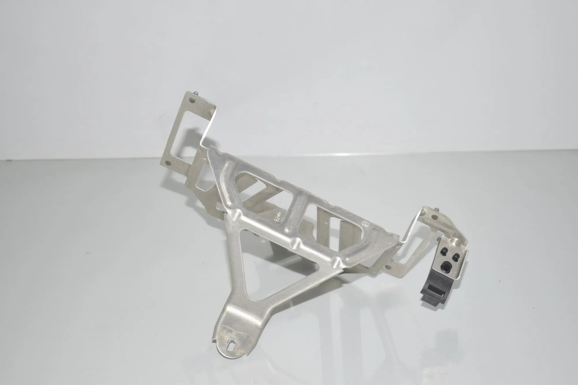Bracket – OEM 9251524 · BMW i3 (I01) Hybrid 2016 – 2