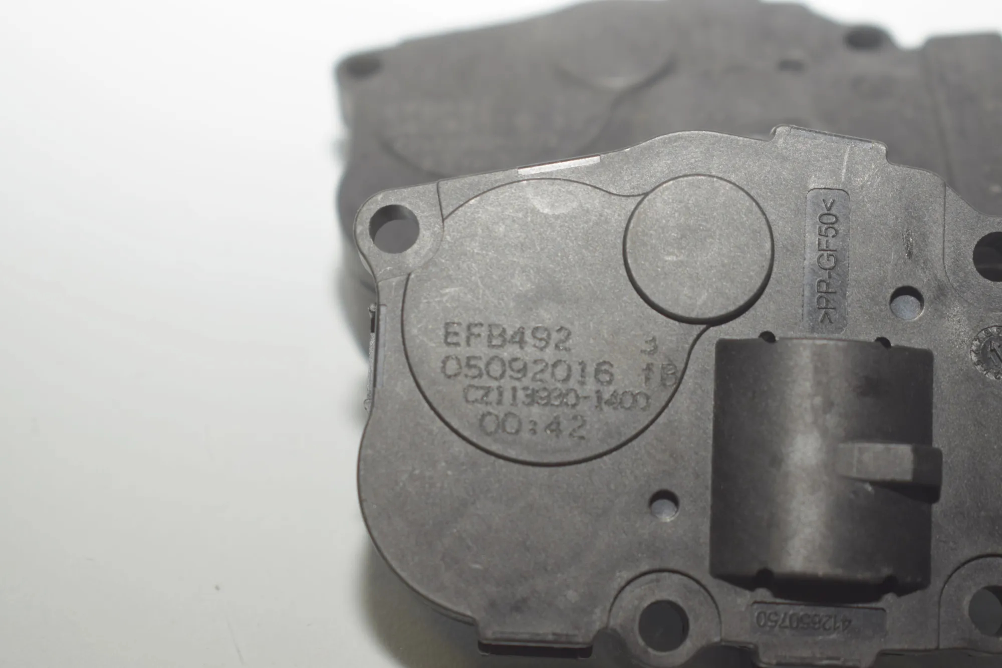 Air Flap Motor – OEM 9321034 · BMW i3 (I01) Hybrid 2016 – 5