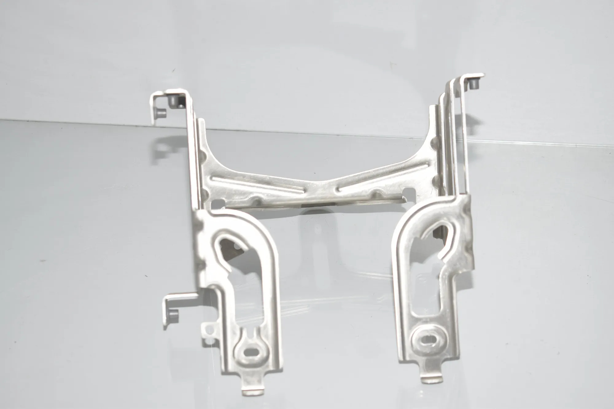Bracket – OEM 9251523 · BMW i3 (I01) Hybrid 2016 – 4