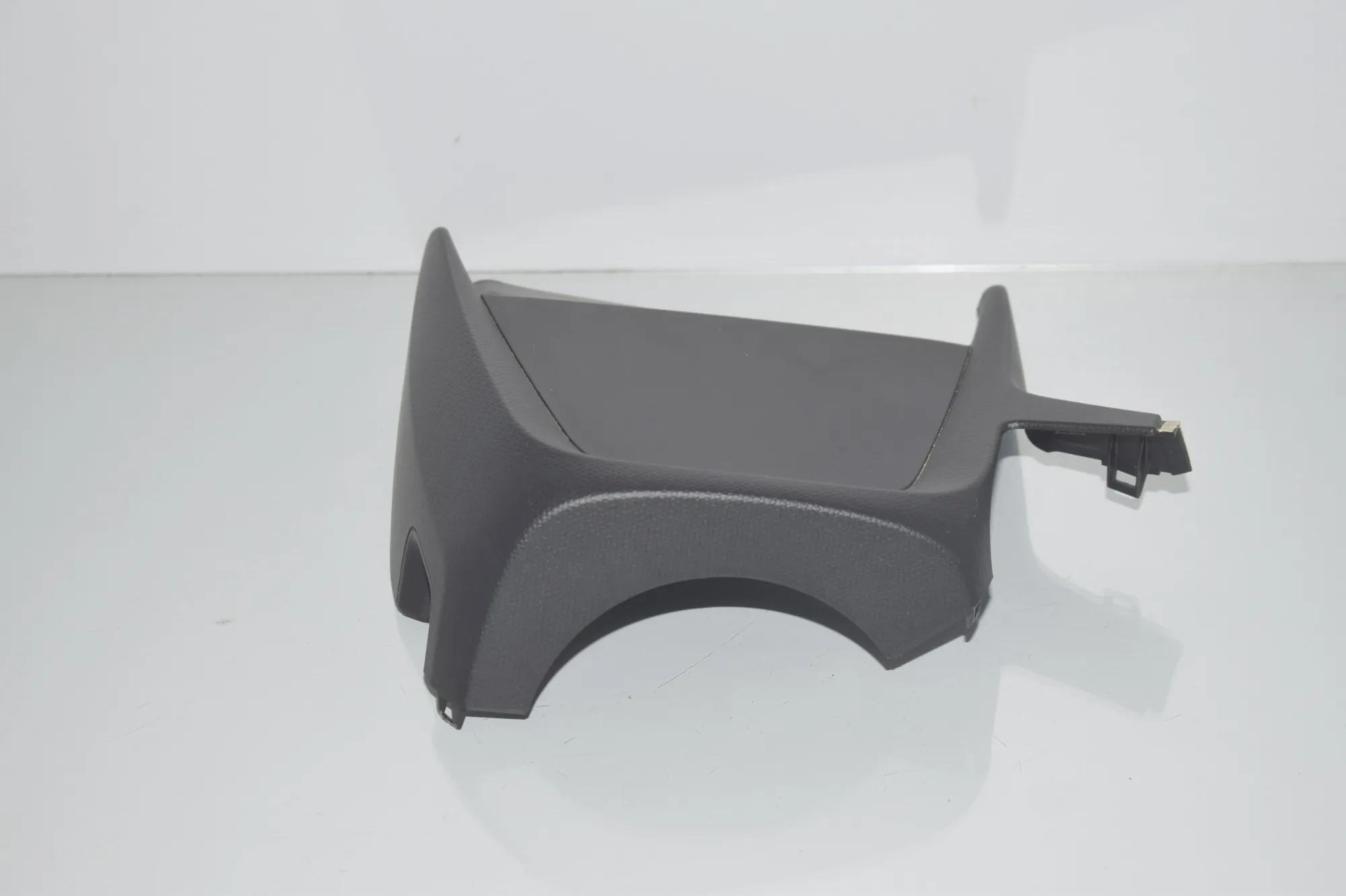 Steering Mechanism Trim – OEM 9285064 · BMW i3 (I01) Hybrid 2016 – 3