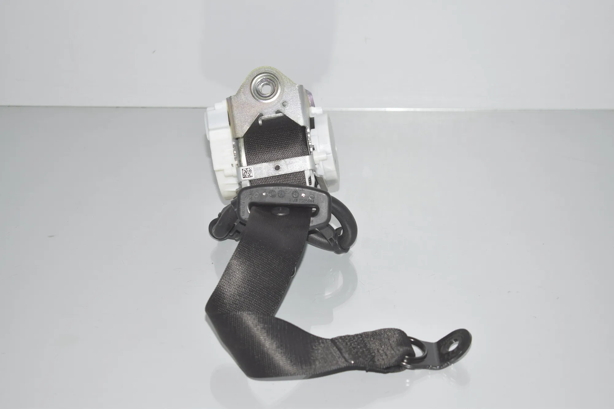 Rear Right Seatbelt – OEM 7305644 · BMW i3 (I01) Hybrid 2016 – 3