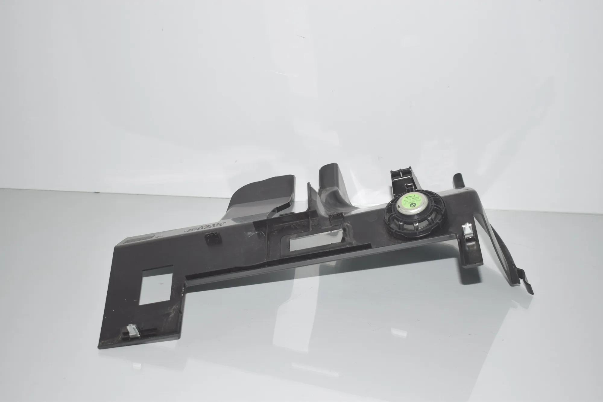 Dashboard Lower Trim – OEM 9283030 · BMW i3 (I01) Hybrid 2016 – 5